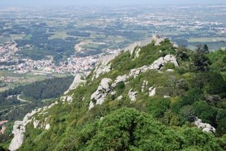 Вид на замок Мавров со стены дворца Пена