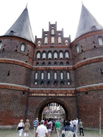 Примечательно, что в XIX веке большая ча