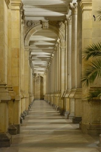 Дворцовая колоннада.