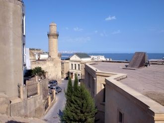 Вид со Старого города на море.