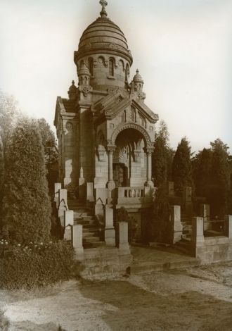 Склеп Барчевских на Лычаковском кладбище