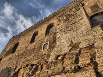 В замке Тоомпеа по будним дням проводятс