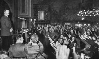 24 февраля 1920 года в Парадном зале Хоф