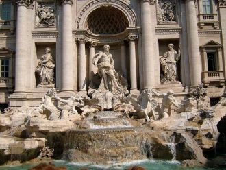 Строительство фонтана де Треви под начал