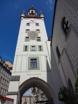 После рыцарского турнира он принял пригл