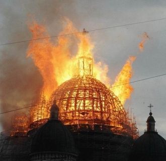 Пожар в Троицком соборе