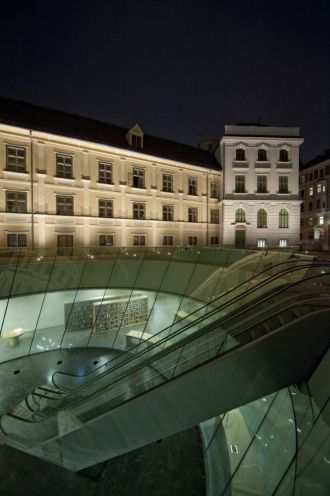 Музей Иоаннеум - реконструкция двора.