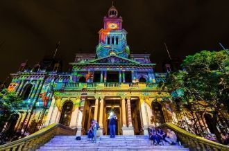 Сиднейская Ратуша, вечерняя подсветка.