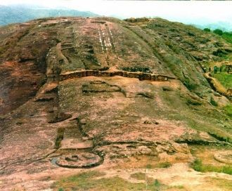 Вид на Археологический памятник Эль-Фуэр