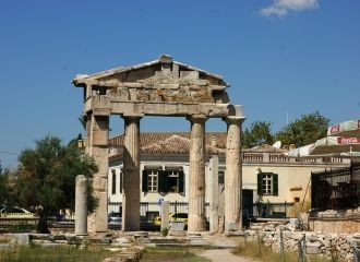 Римская Агора представляла из себя больш