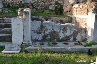 Резервуар для воды (дом-фонтан). Справа 