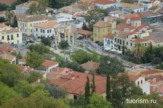 Вид на Римскую агору с Акрополя.