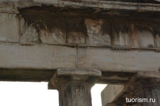 Надпись со стороны улицы, ведущей к греч