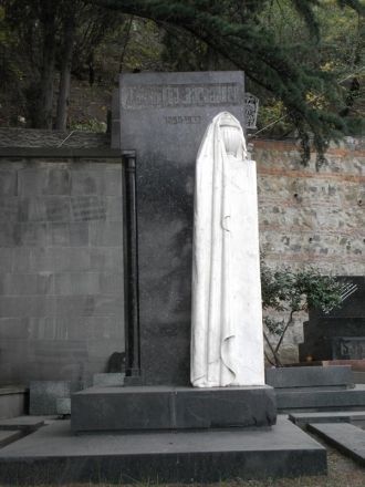 Могила Екатерины Геладзе (мать И. Сталин