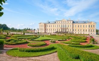 Замена растений во французском саду пров