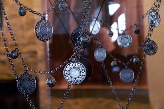 Сейчас в здании Большой гильдии располаг