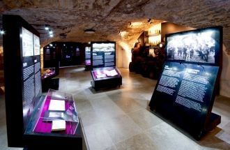 В здании, известном в XIX веке как здани