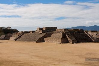 Религией сапотеков был политеизм. Из мно