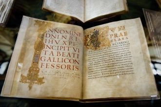 Биография средневекового латинского поэт