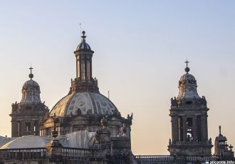 Высокую базилику самой старинной в Мехик