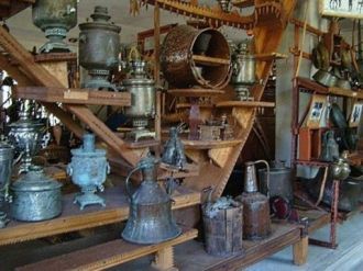 Коллекция самоваров.