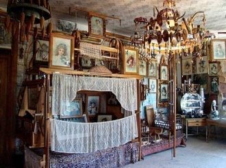 Кровать из богатого абхазского дома.