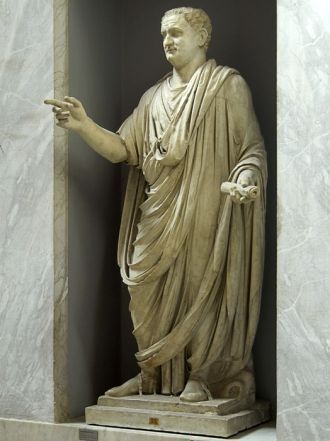 Статуя императора Тита. Мрамор. I в.