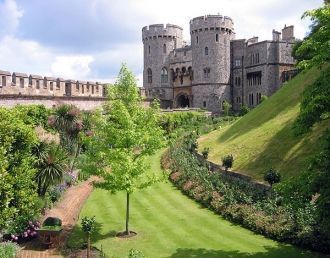 Он Расположен в графстве Гламорганшир (У