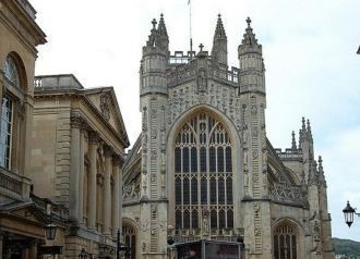 В 1090 году епископская кафедра была пер