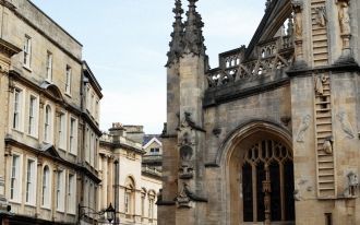 Ежегодно сюда приезжают тысячи британски