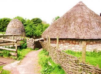 Население не превышало 100 человек, вклю