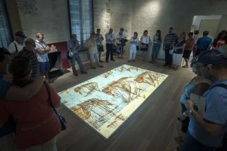 Экспозиция раскрывает богатую и бурную и