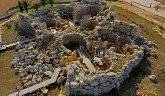 Раскопки на месте храмов начались в XIX 