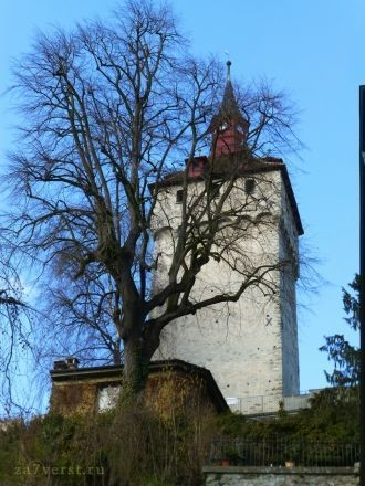 Ворота крепостной стены, точнее в башне 