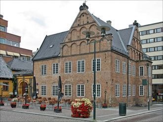 Зажиточные купцы обосновались в этой час