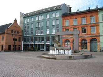 В 1958 году Рыночная площадь, по праву с