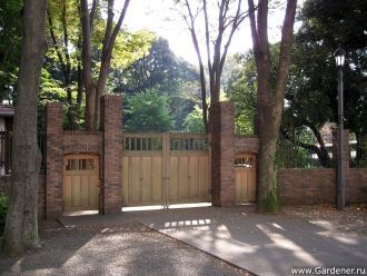 Интересно и необычно, что вход в парк ос