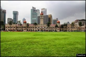 В 1957 году под крики «Мердека! Мердека!