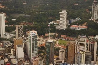 Вид на Площадь Независимости с флагштоко