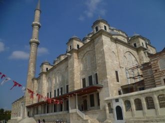 Но землетрясение 1766 году нанесло здани