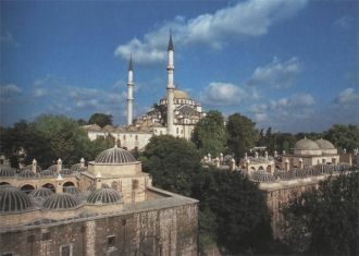 Мечеть трижды страдала от землетрясений 