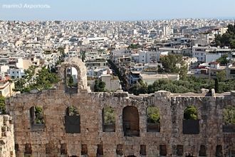 На восточной монастырской стене можно ув