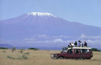 Гора Килиманджаро на фоне такой равнины 