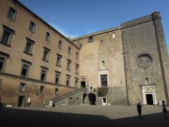 Но после возведения роскошного королевск