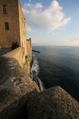 Кастель – де – Ова на протяжении многих 