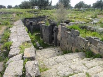 Подземный храм.