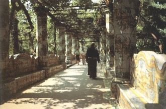 Территория Монастыря Св. Клары Ассизской