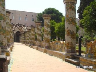 Монастырь Св. Клары Ассизской - Колонны,