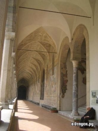 Коридоры Монастыря Св. Клары Ассизской.