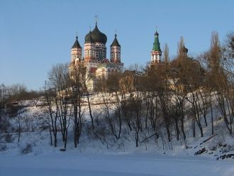 Свято Пантелеймоновский собор зимой.